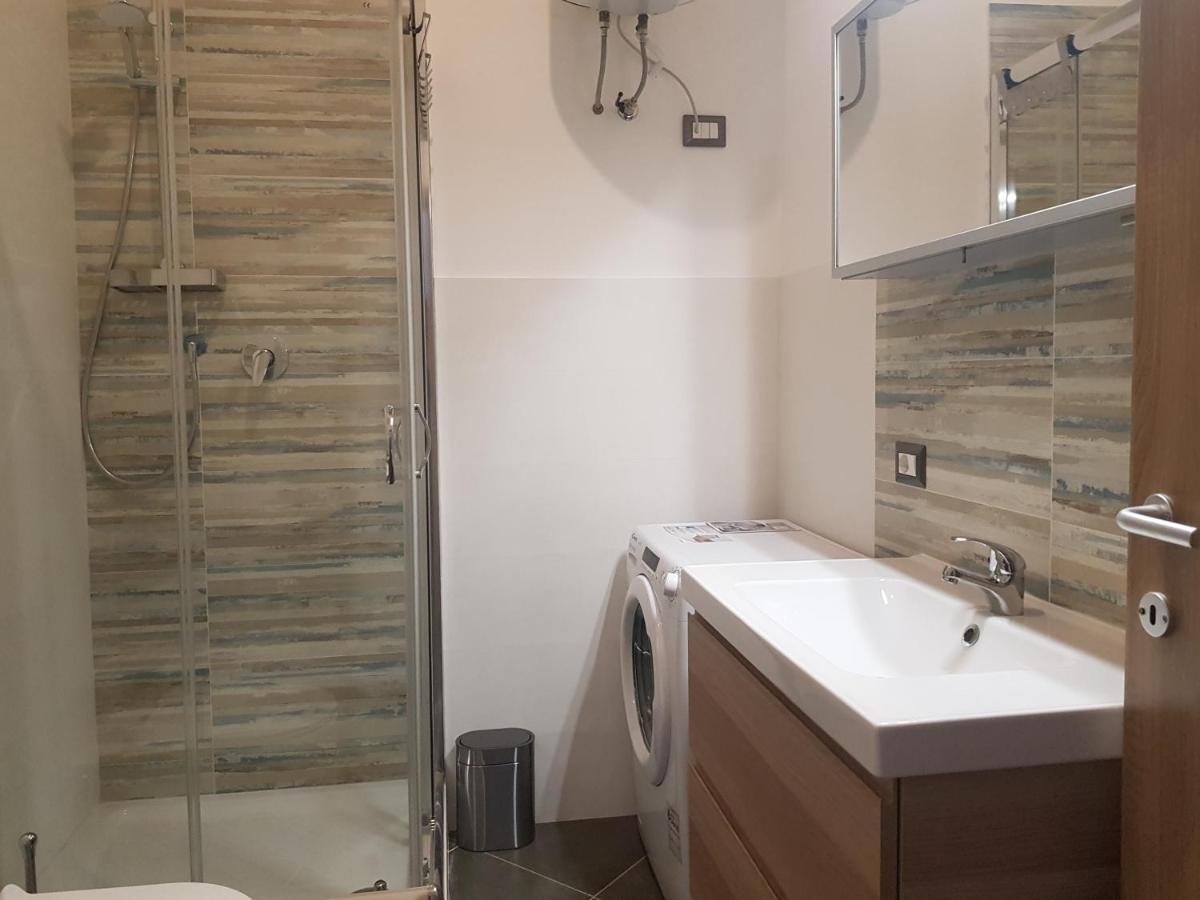 Karina, To The Beach With Terrace And Private Parking Savona Exterior photo