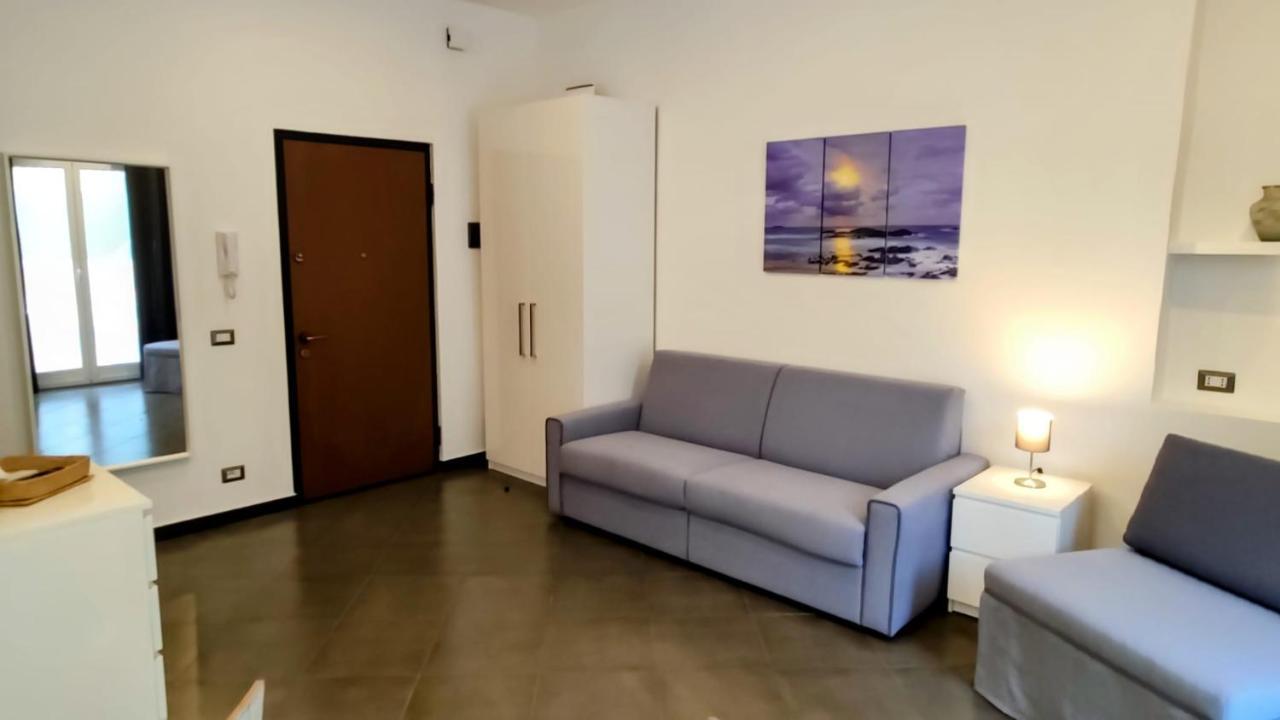 Karina, To The Beach With Terrace And Private Parking Savona Exterior photo