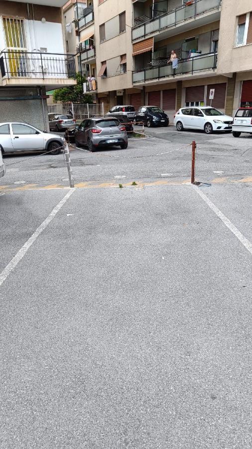 Karina, To The Beach With Terrace And Private Parking Savona Exterior photo