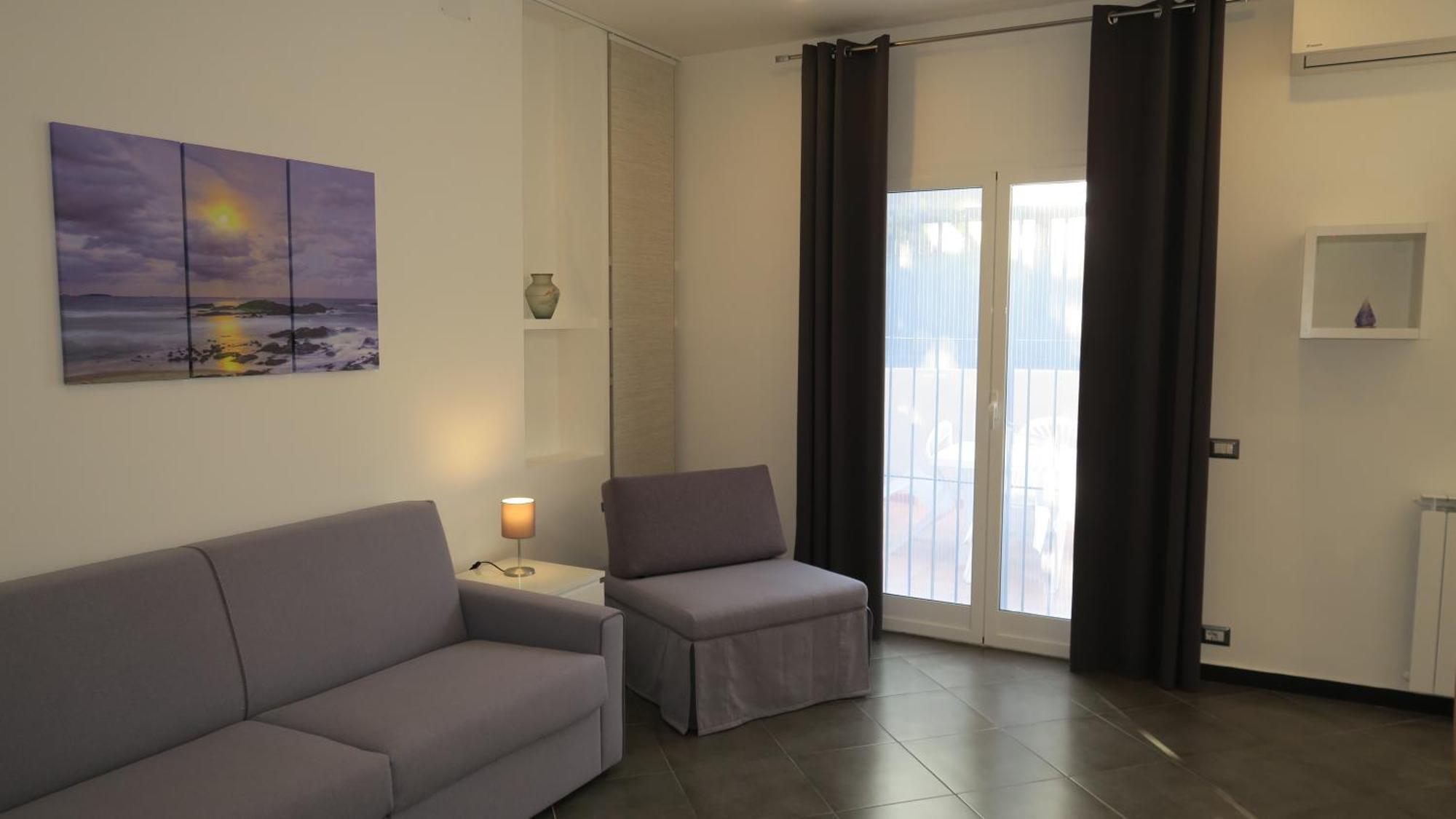 Karina, To The Beach With Terrace And Private Parking Savona Exterior photo