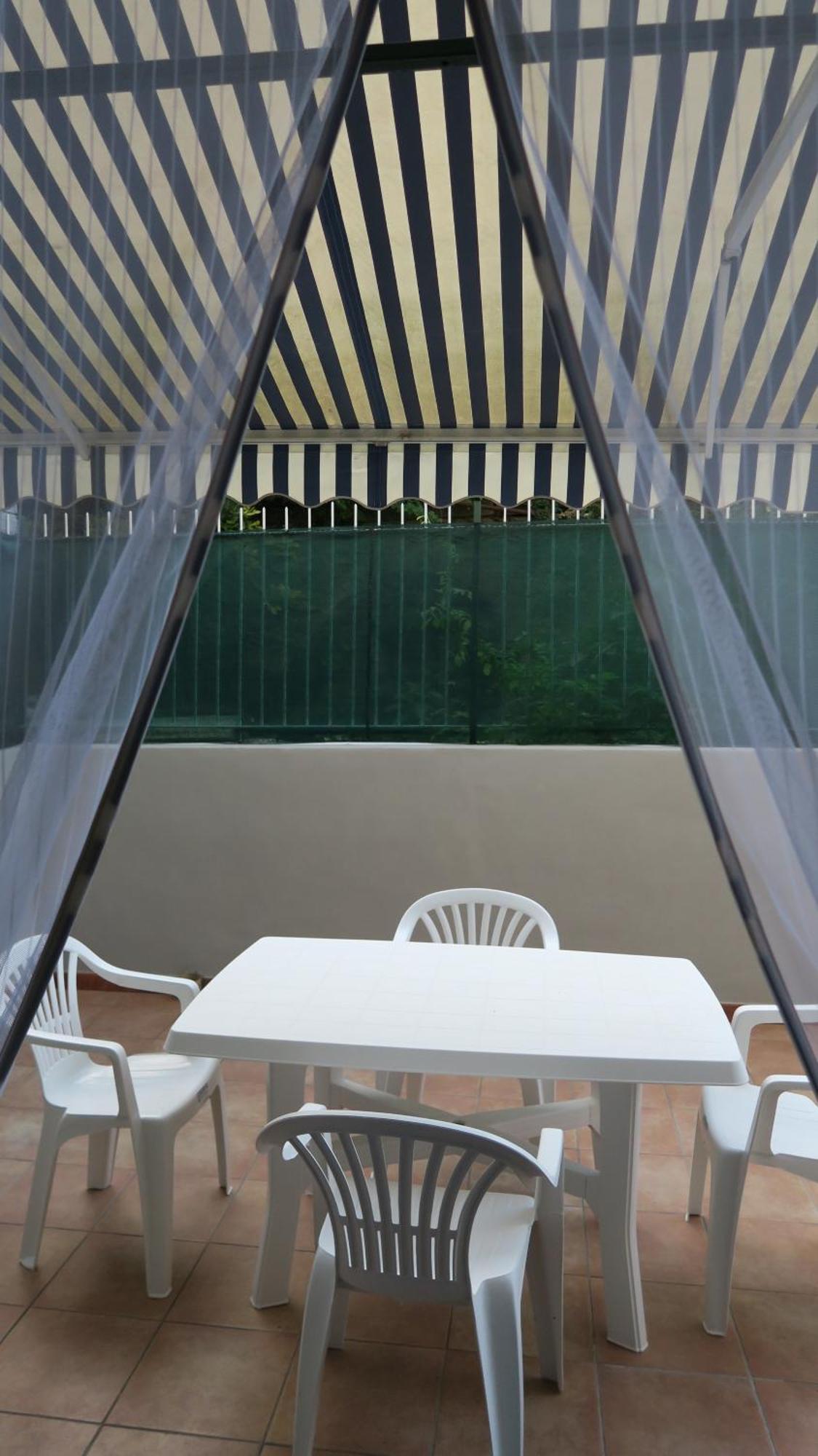 Karina, To The Beach With Terrace And Private Parking Savona Exterior photo